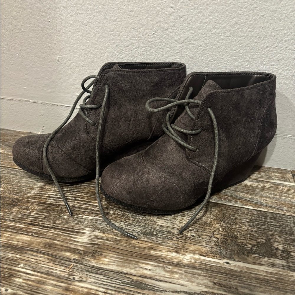 Women's Gray Suede Ankle Boots